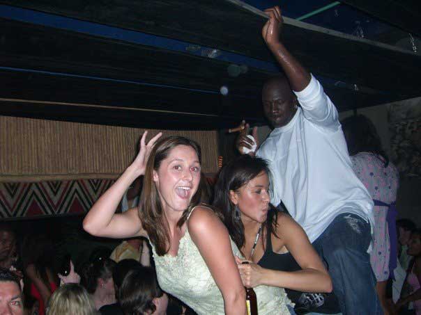 michael-jordan-partying-with-2-women-at-club.jpg