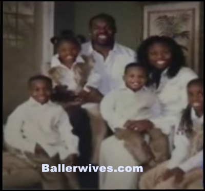 Heartfelt: Stranger Brings Christmas Presents to 5 Kids Whose Father Was Murdered (Video)