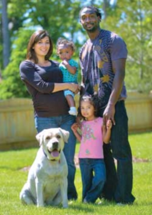 Touching Story: NFL Star Charles Tillman And Wife Jackie Finally Meet The Family Who Saved Their 3-Year-Old Daughter’s Life!