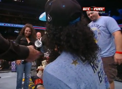 Benson Henderson Proposes To His Girlfriend Maria Magana In The Ring After Fight. [Video]