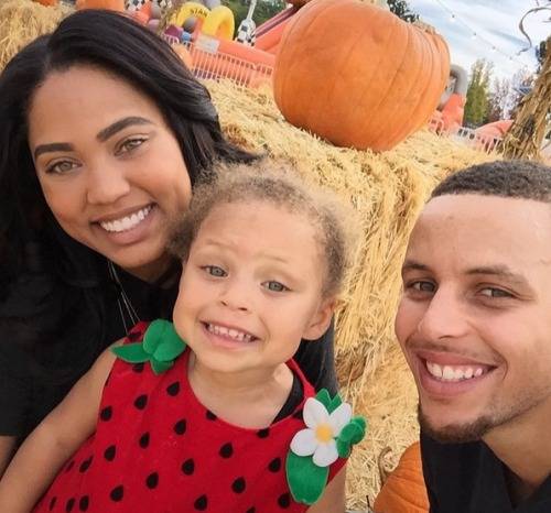 Steph Curry’s Wife Ayesha Announces She Pregnant With Baby #3 (Video)
