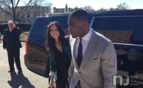 DeMarco Murray And Fiancee Heidi Mueller Arrive In Philadelphia To Sign His New $42 Million Dollar Contract With The Eagles! (Video)