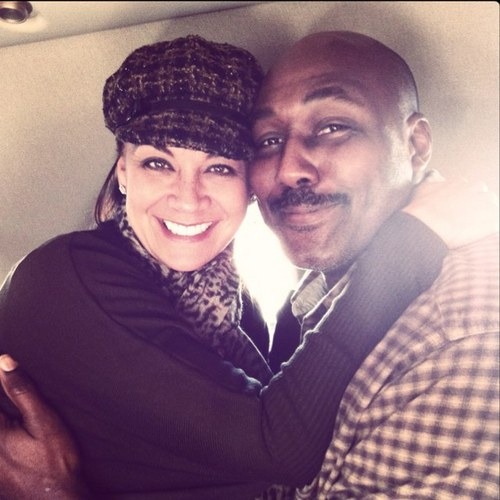 Karl Malone Explains Why Him And His Wife Kay Still Use A 1990’s Flip Phone! (Video)