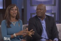 Holly Robinson Peete Dishes On How She First Met Husband Rodney Peete And How She Wasn’t Initially Interested. (Video)