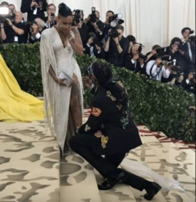 Watch: Rapper 2 Chainz Proposes Again To Longtime Fiancee Kesha Ward On The 2018 Met Gala Red Carpet (Video)